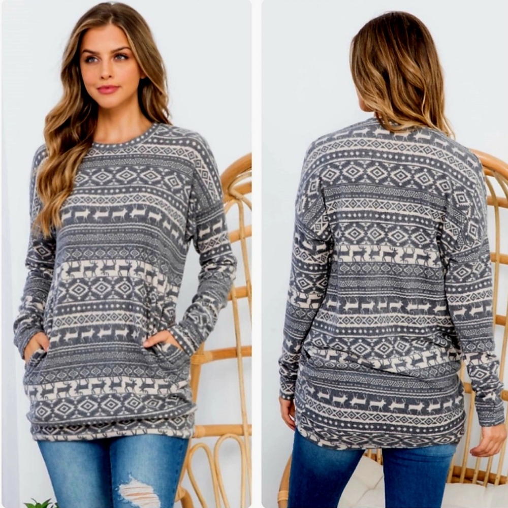 Soft gray moose top with pockets